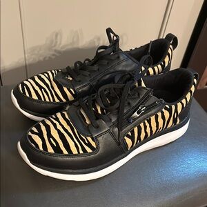 VIONIC Orthaheel Remi Lace up Fashion SNEAKERS 8.5 Leopard Black Leather